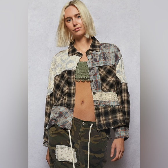 POL “ Whiskey Lace “ Flannel Plaid Button Down | Personal Closet Archive 🗝️ - Picture 3 of 5